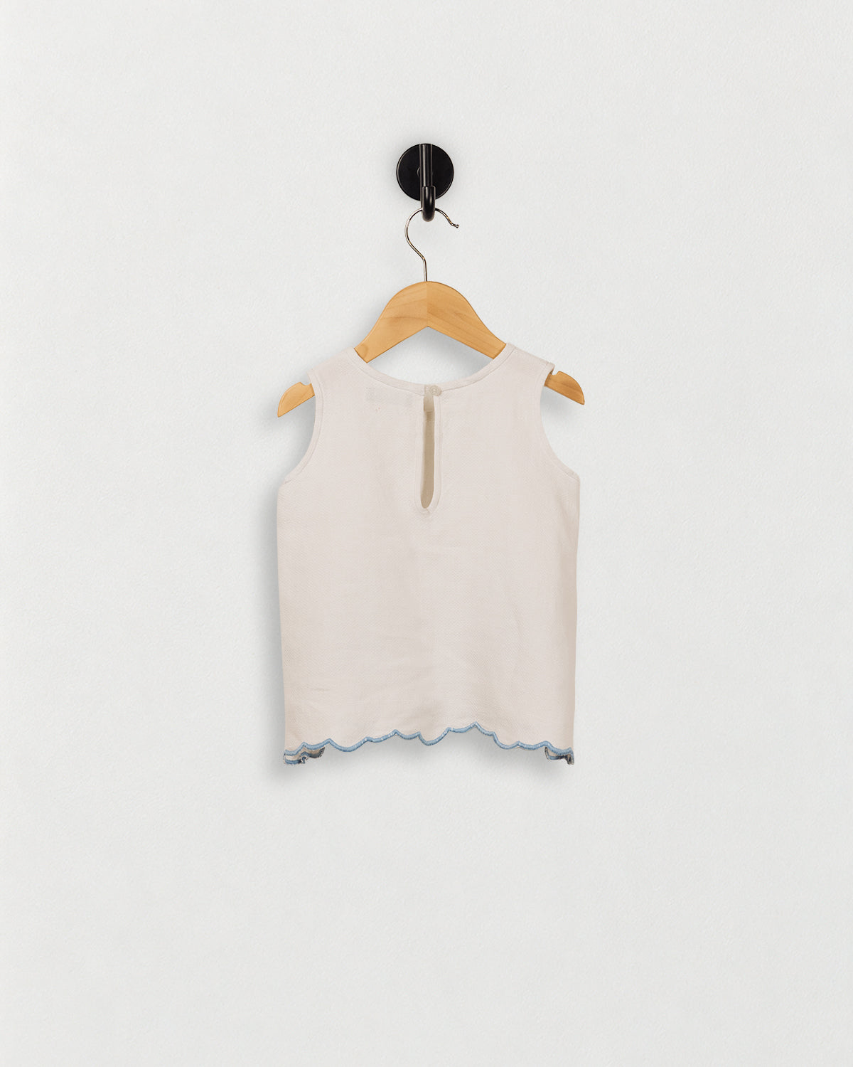 Simple Tank — back view